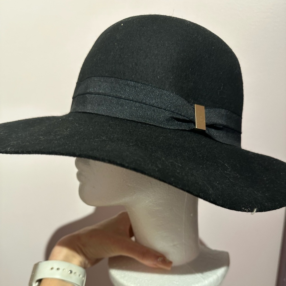 Nine West hat